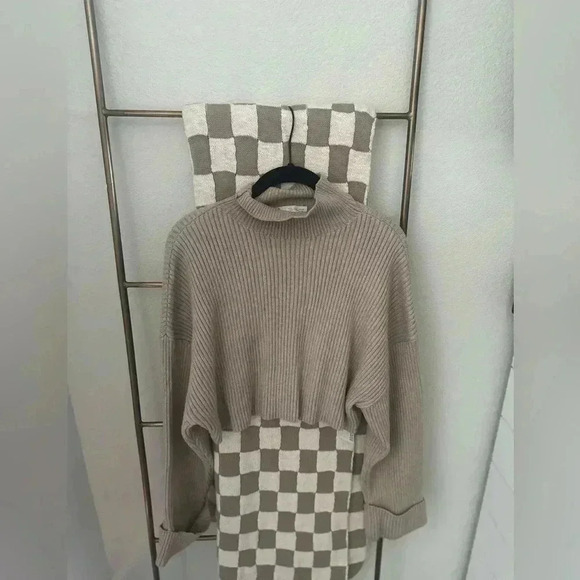 ZARA MOCKNECK KNIT SWEATER SIZE Medium - Picture 1 of 4